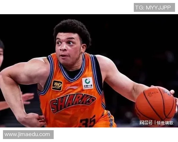 狂轰滥炸！洛夫顿连续三分命中 率队将优势扩大到30分